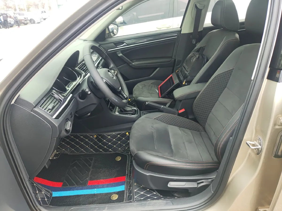 2018 Volkswagen C-Trek 1.4T 131HP L4 7DCT,autocango,china used car exporter,china ev exporter,chinese used car exporter,chinese used ev exporter