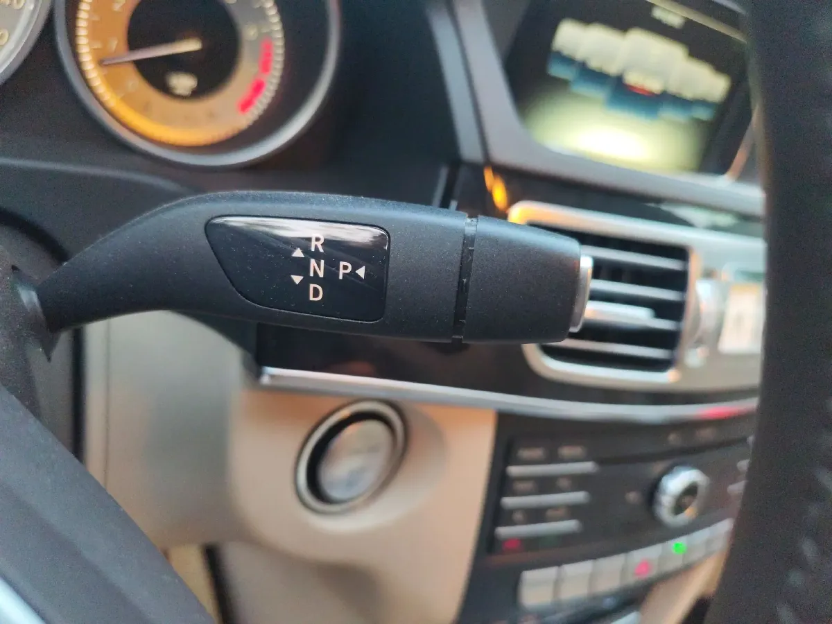 2015 Mercedes-Benz E Class 2.0T 211HP L4 7AT,autocango,china used car exporter,china ev exporter,chinese used car exporter,chinese used ev exporter