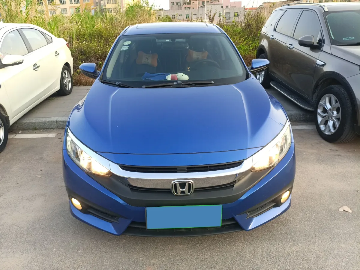 2016 Honda Civic 1.5T 177HP L4 6MT,autocango,china used car exporter,china ev exporter,chinese used car exporter,chinese used ev exporter