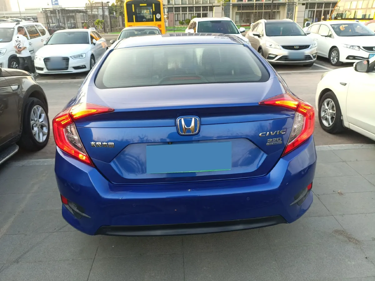 2016 Honda Civic 1.5T 177HP L4 6MT,autocango,china used car exporter,china ev exporter,chinese used car exporter,chinese used ev exporter