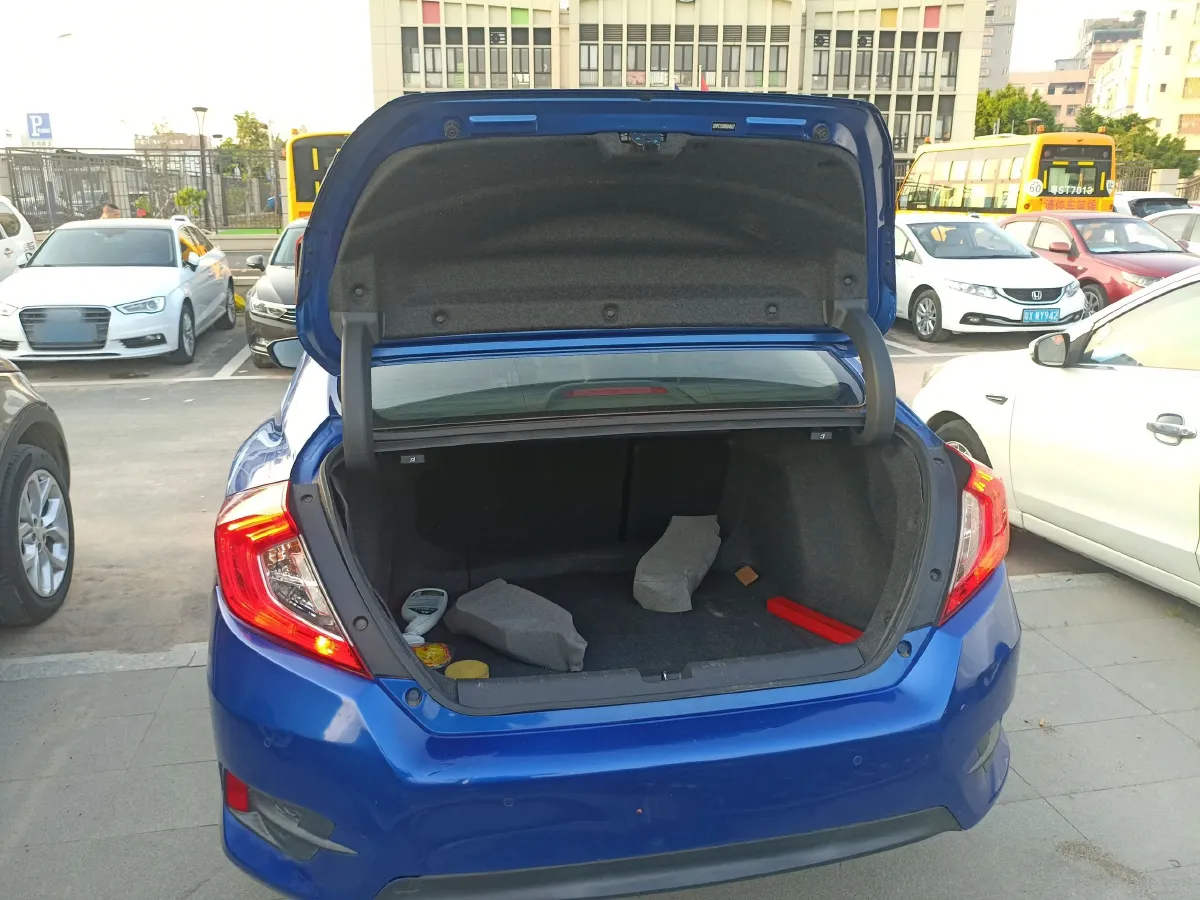 2016 Honda Civic 1.5T 177HP L4 6MT,autocango,china used car exporter,china ev exporter,chinese used car exporter,chinese used ev exporter