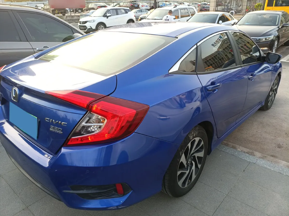 2016 Honda Civic 1.5T 177HP L4 6MT,autocango,china used car exporter,china ev exporter,chinese used car exporter,chinese used ev exporter