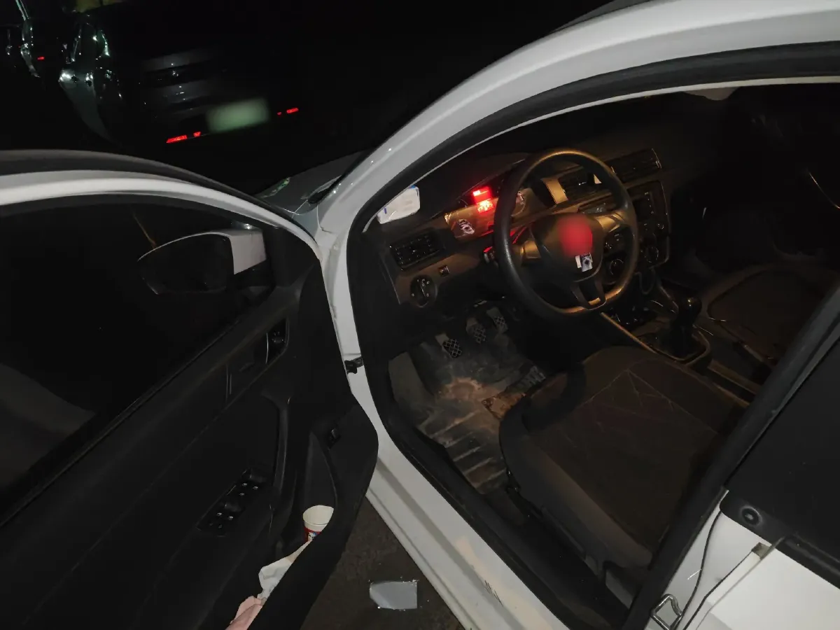 2016 Volkswagen Santana 1.4L 90HP L4 5MT,autocango,china used car exporter,china ev exporter,chinese used car exporter,chinese used ev exporter