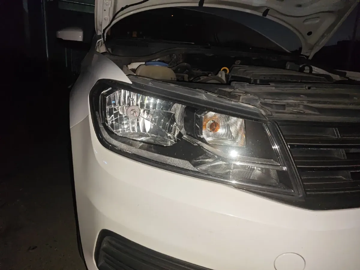 2016 Volkswagen Santana 1.4L 90HP L4 5MT,autocango,china used car exporter,china ev exporter,chinese used car exporter,chinese used ev exporter