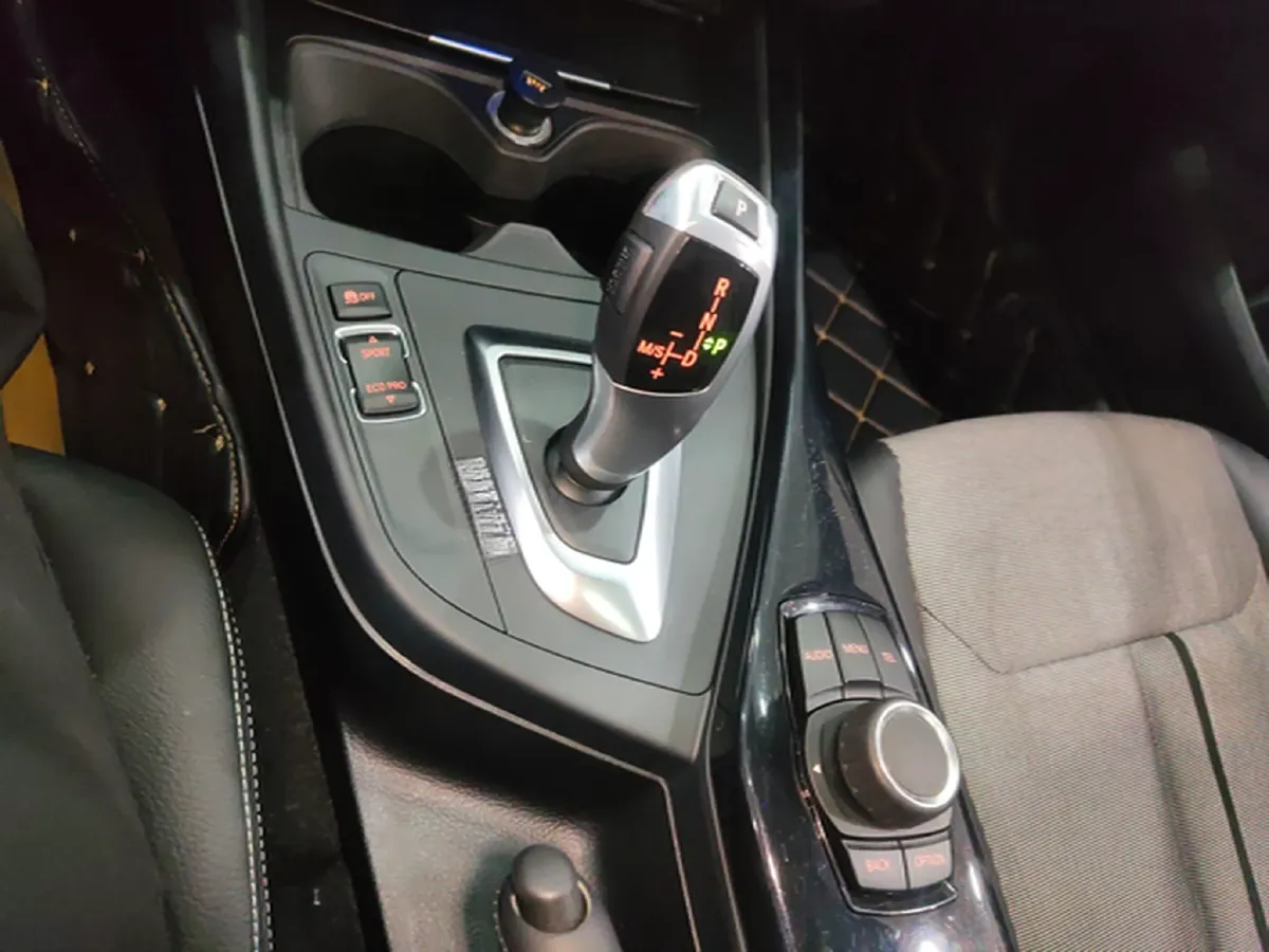 2013 BMW 1 Series 1.6T 136HP L4 8AT,autocango,china used car exporter,china ev exporter,chinese used car exporter,chinese used ev exporter