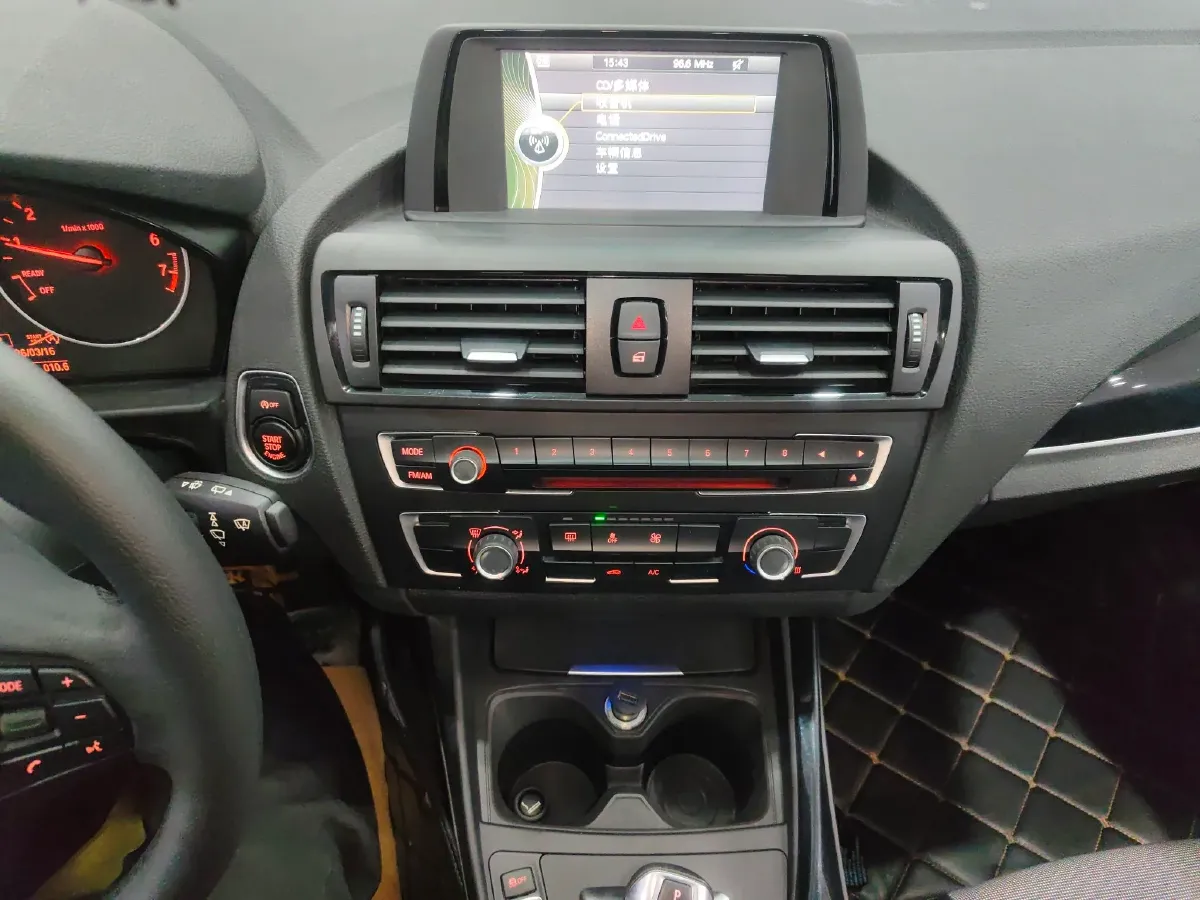 2013 BMW 1 Series 1.6T 136HP L4 8AT,autocango,china used car exporter,china ev exporter,chinese used car exporter,chinese used ev exporter