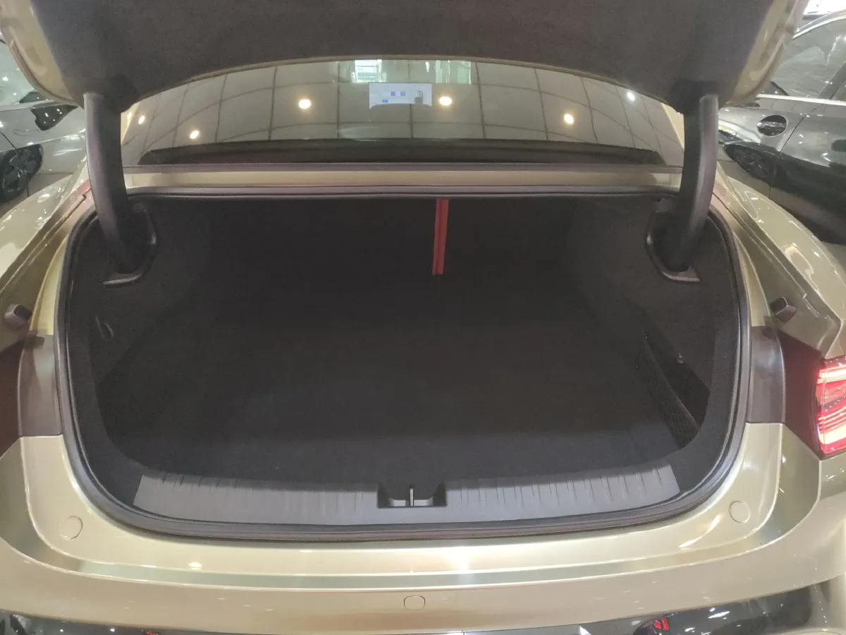 2024 MI SU7 BEV 73.6KWH,autocango,china used car exporter,china ev exporter,chinese used car exporter,chinese used ev exporter