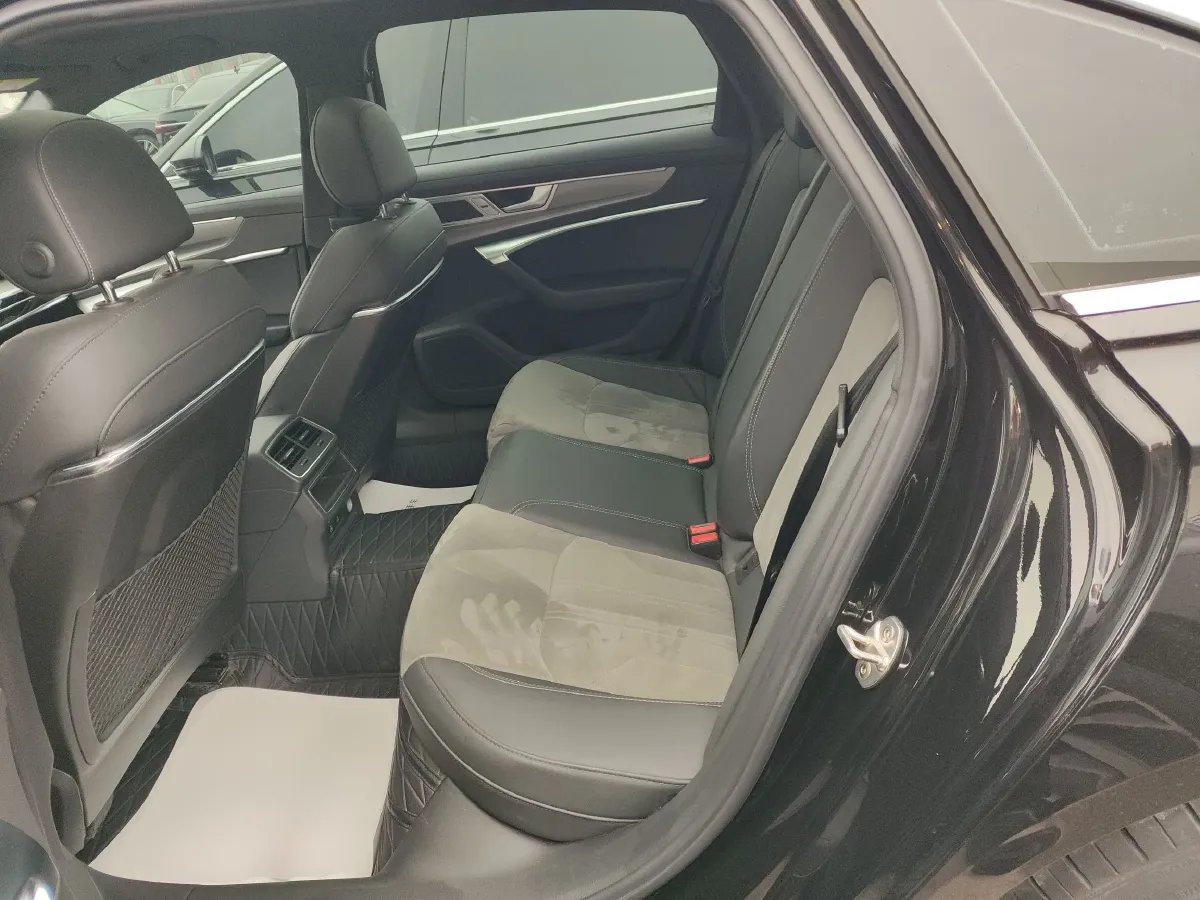 2023 Audi A6L 2.0T 190HP L4 7DCT,autocango,china used car exporter,china ev exporter,chinese used car exporter,chinese used ev exporter