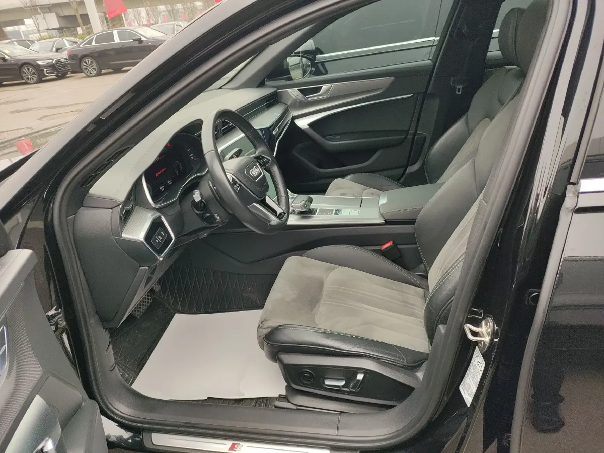 2023 Audi A6L 2.0T 190HP L4 7DCT,autocango,china used car exporter,china ev exporter,chinese used car exporter,chinese used ev exporter