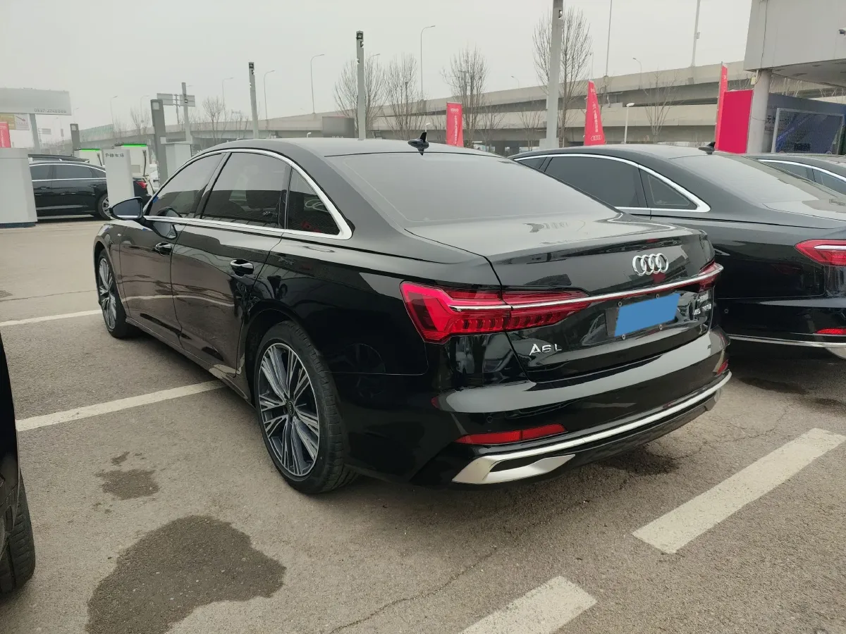 2023 Audi A6L 2.0T 190HP L4 7DCT,autocango,china used car exporter,china ev exporter,chinese used car exporter,chinese used ev exporter