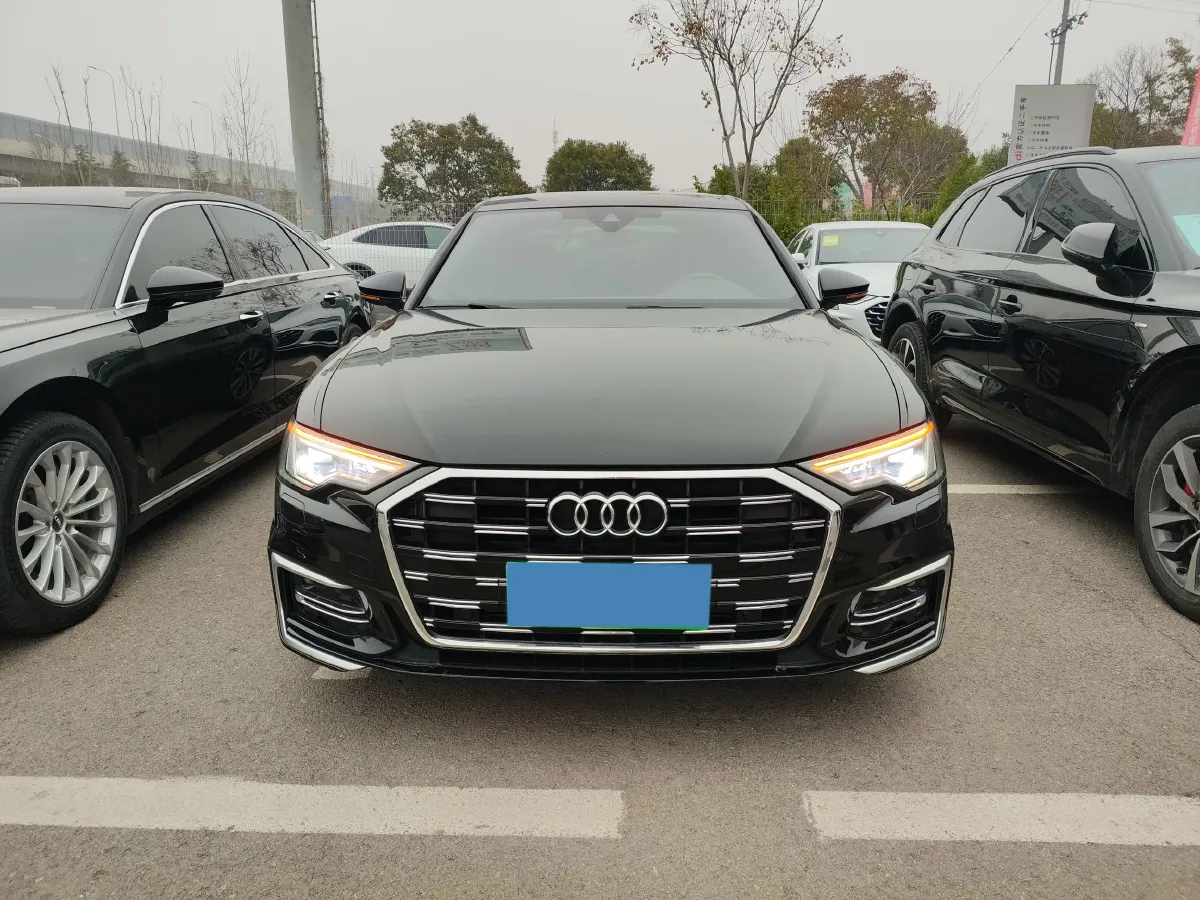 2023 Audi A6L 2.0T 190HP L4 7DCT,autocango,china used car exporter,china ev exporter,chinese used car exporter,chinese used ev exporter
