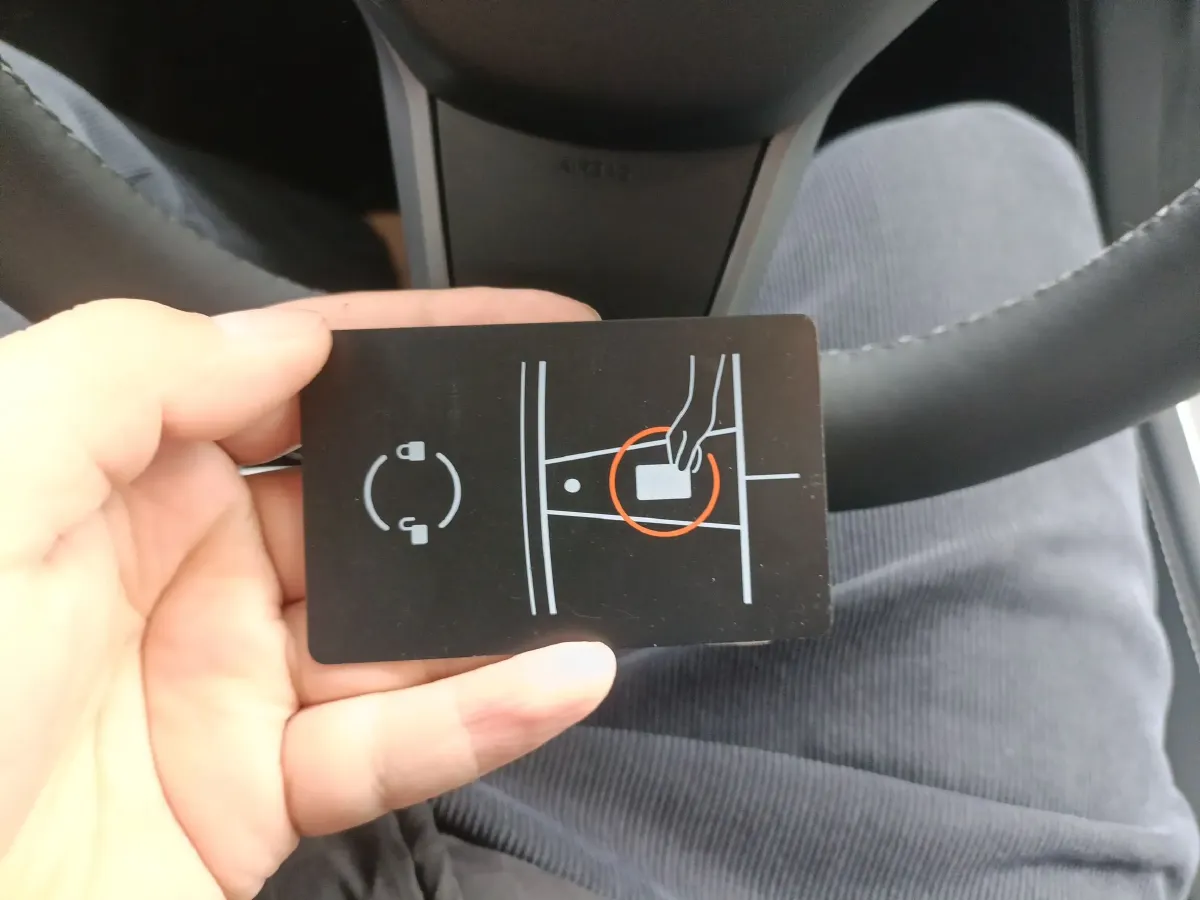 2024 Tesla Model Y BEV 60KWH,autocango,china used car exporter,china ev exporter,chinese used car exporter,chinese used ev exporter