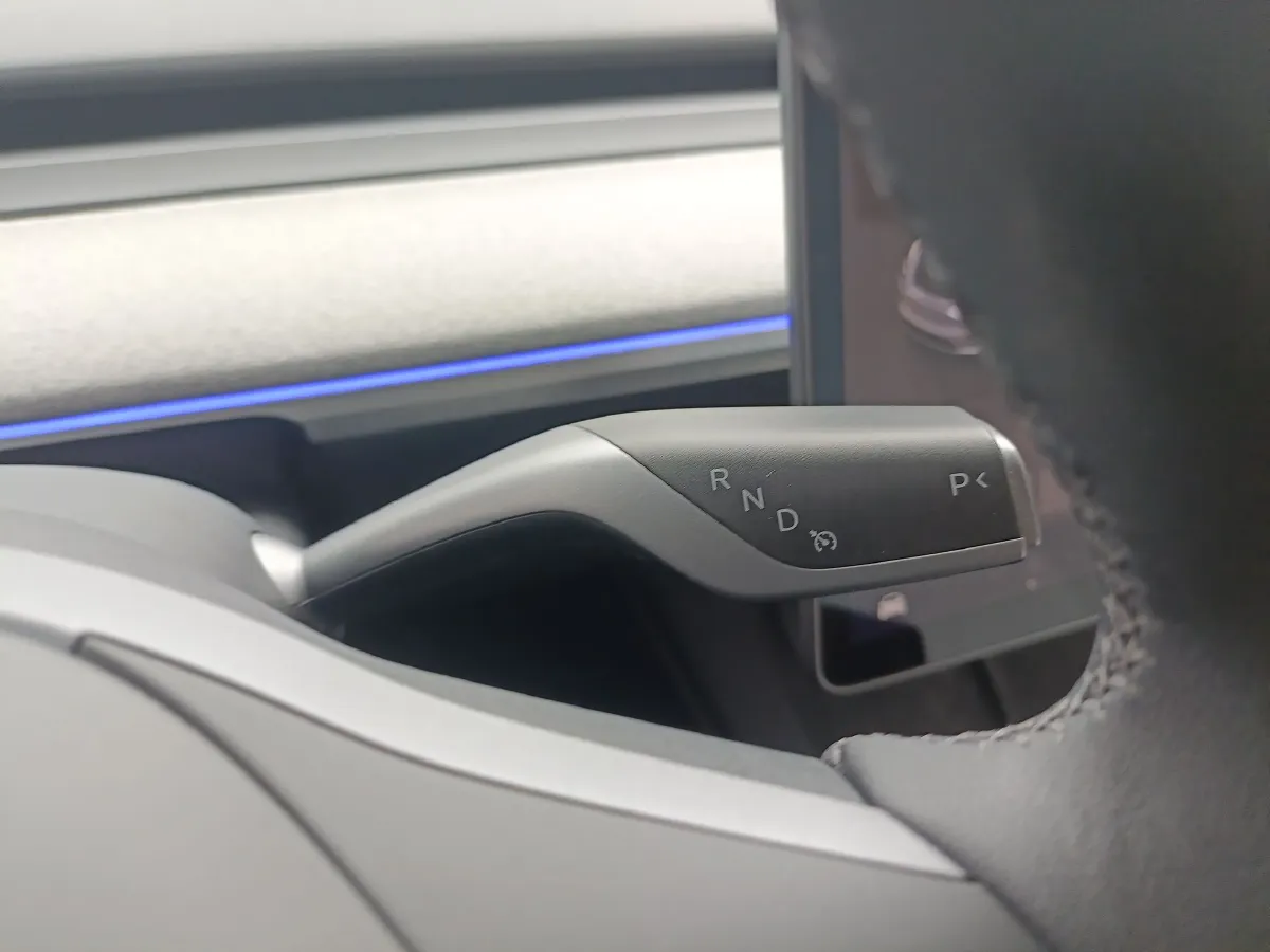 2024 Tesla Model Y BEV 60KWH,autocango,china used car exporter,china ev exporter,chinese used car exporter,chinese used ev exporter