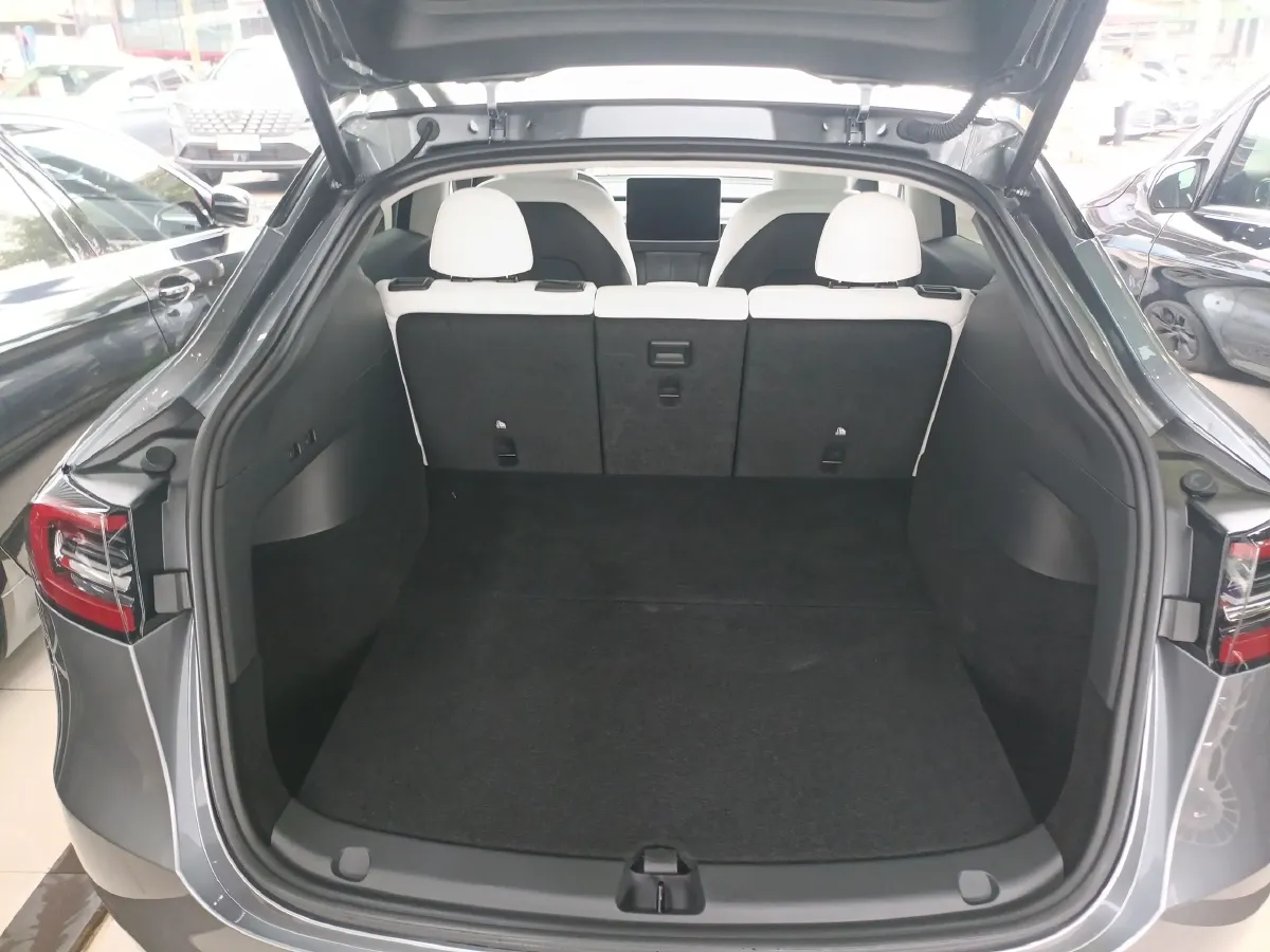 2024 Tesla Model Y BEV 60KWH,autocango,china used car exporter,china ev exporter,chinese used car exporter,chinese used ev exporter