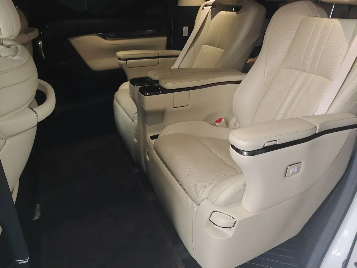 2020 Toyota Alphard 2.5L 117HP L4 E-CVT Hybrid,autocango,china used car exporter,china ev exporter,chinese used car exporter,chinese used ev exporter