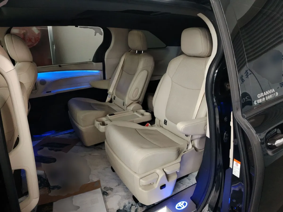 2022 Toyota Granvia 2.5L 192HP L4 E-CVT Hybrid,autocango,china used car exporter,china ev exporter,chinese used car exporter,chinese used ev exporter