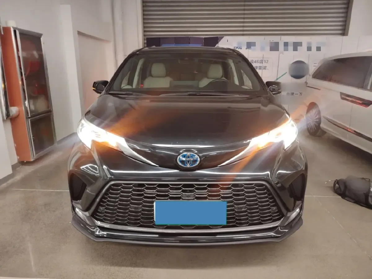 2022 Toyota Granvia 2.5L 192HP L4 E-CVT Hybrid,autocango,china used car exporter,china ev exporter,chinese used car exporter,chinese used ev exporter