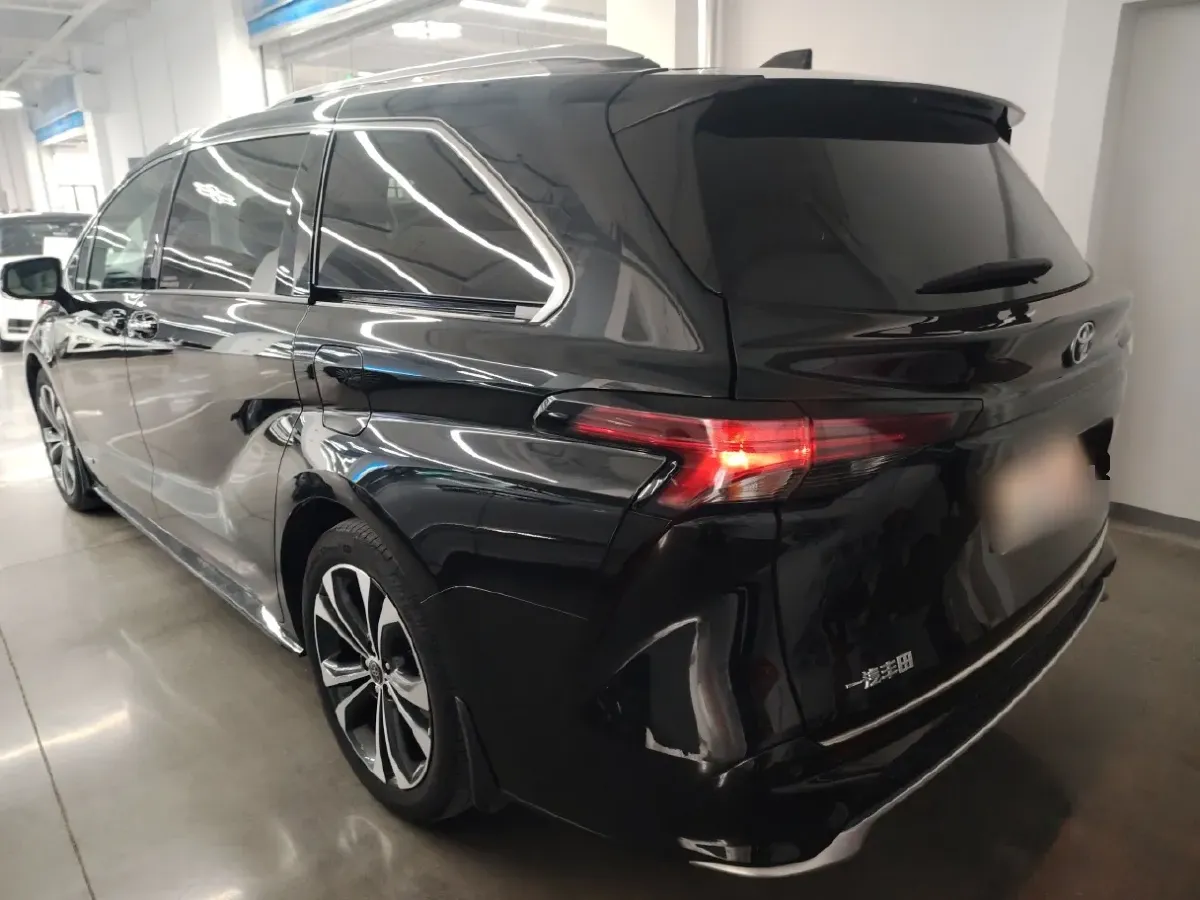 2022 Toyota Granvia 2.5L 192HP L4 E-CVT Hybrid,autocango,china used car exporter,china ev exporter,chinese used car exporter,chinese used ev exporter
