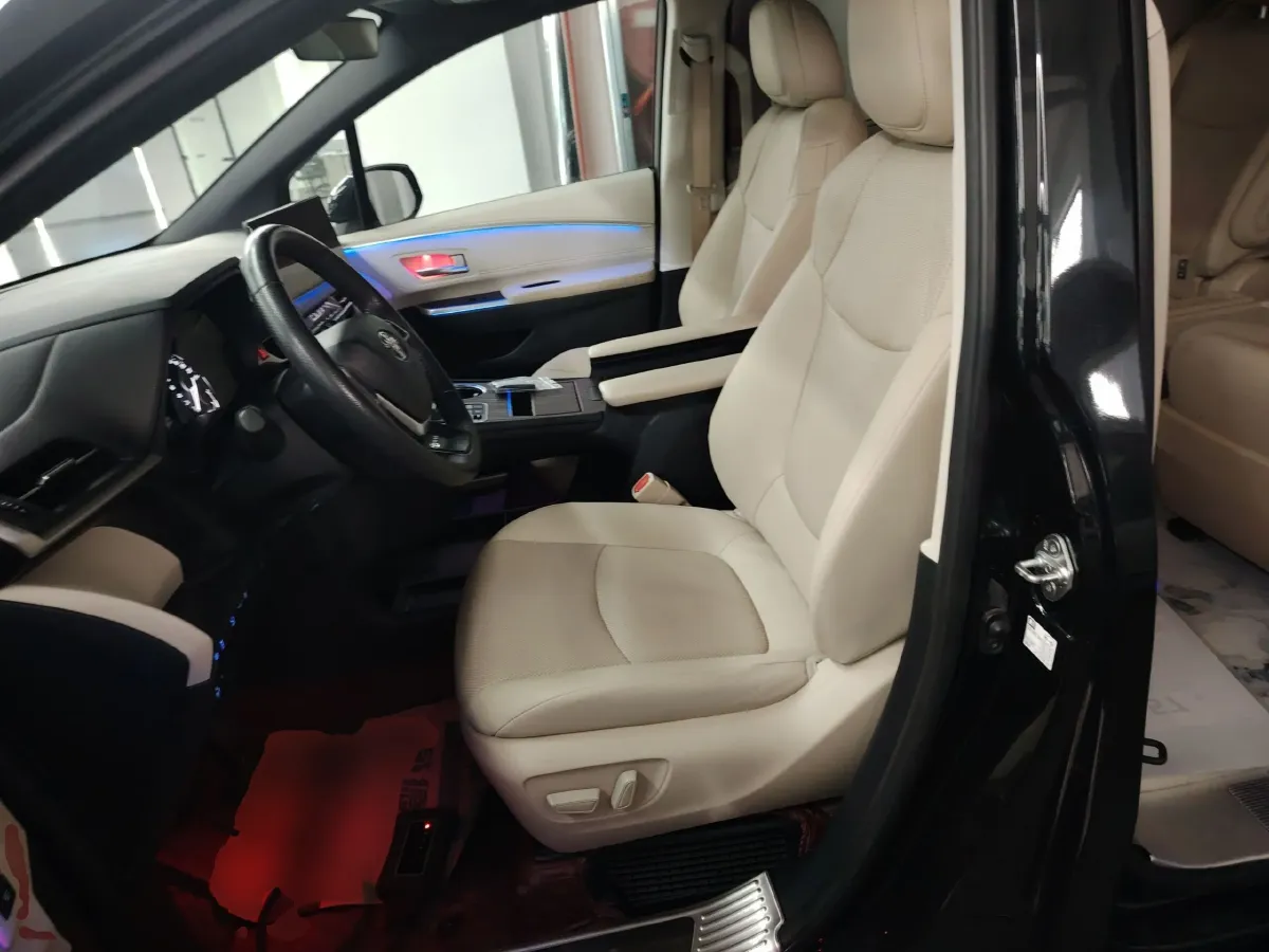 2022 Toyota Granvia 2.5L 192HP L4 E-CVT Hybrid,autocango,china used car exporter,china ev exporter,chinese used car exporter,chinese used ev exporter