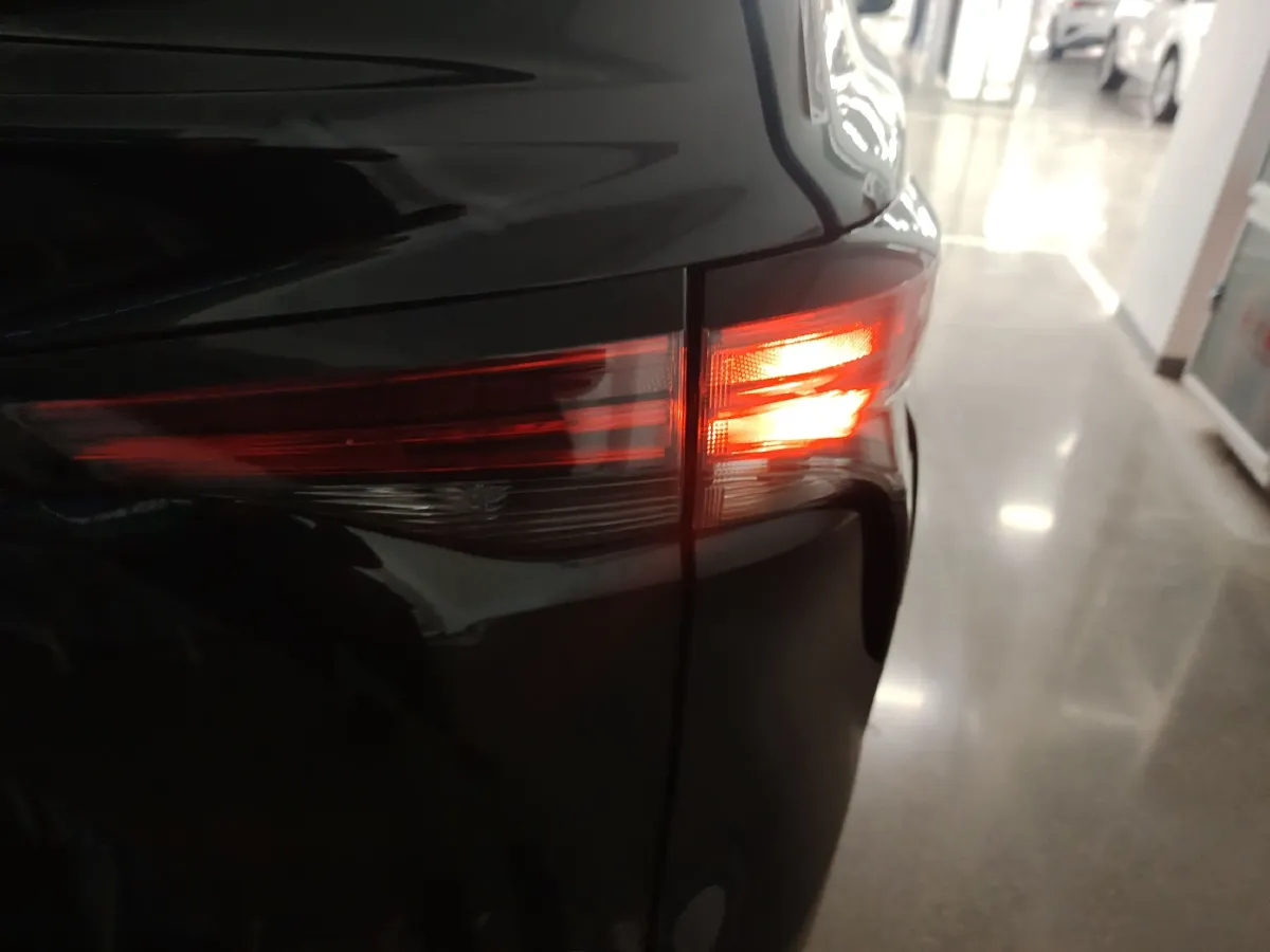 2022 Toyota Granvia 2.5L 192HP L4 E-CVT Hybrid,autocango,china used car exporter,china ev exporter,chinese used car exporter,chinese used ev exporter