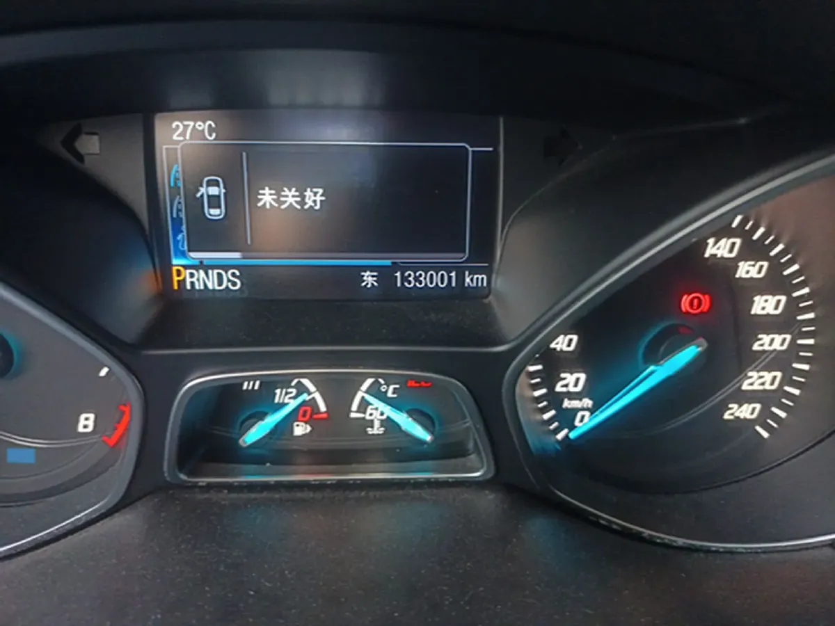 2013 Ford Kuga 1.6T 177HP L4 6AT,autocango,china used car exporter,china ev exporter,chinese used car exporter,chinese used ev exporter