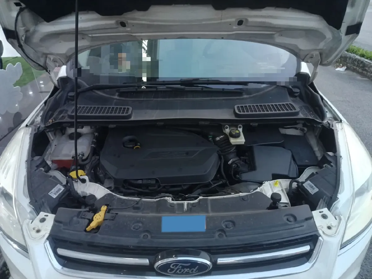 2013 Ford Kuga 1.6T 177HP L4 6AT,autocango,china used car exporter,china ev exporter,chinese used car exporter,chinese used ev exporter