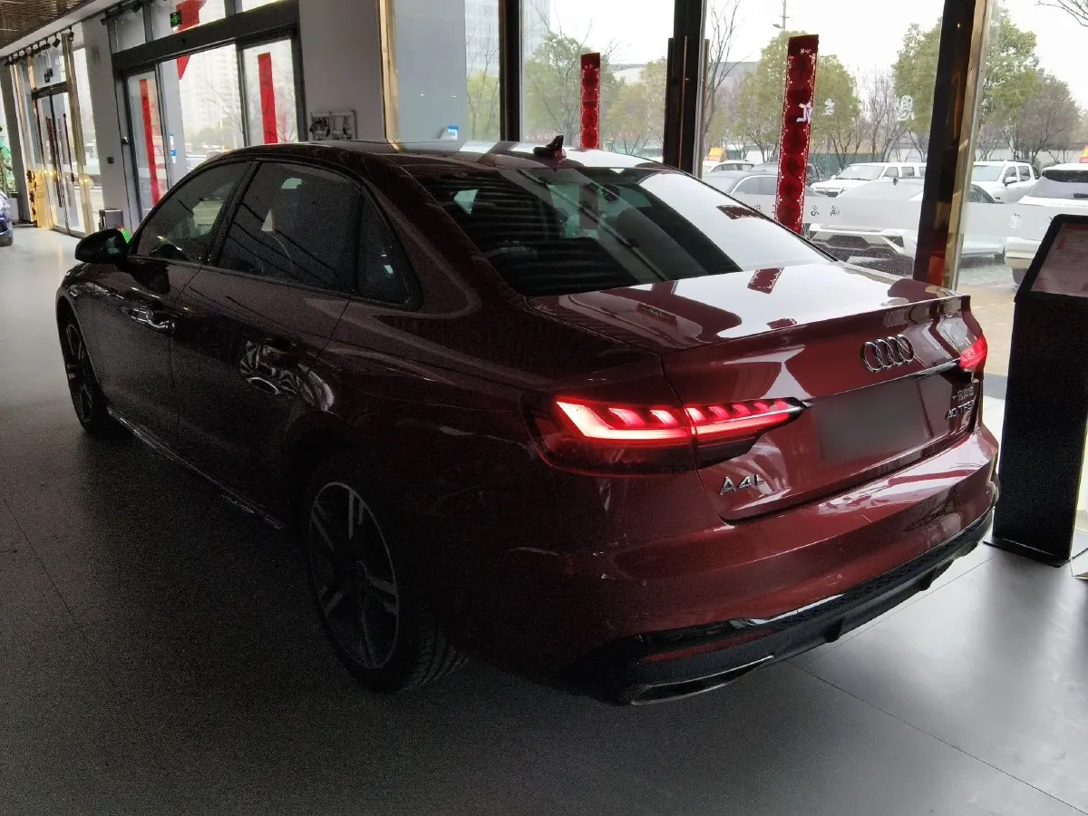 2020 Audi A4L 2.0T 190HP L4 7DCT,autocango,china used car exporter,china ev exporter,chinese used car exporter,chinese used ev exporter