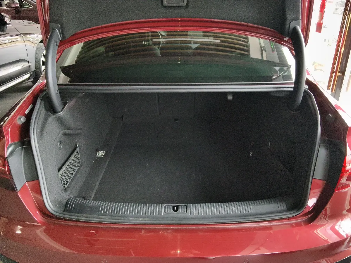 2020 Audi A4L 2.0T 190HP L4 7DCT,autocango,china used car exporter,china ev exporter,chinese used car exporter,chinese used ev exporter