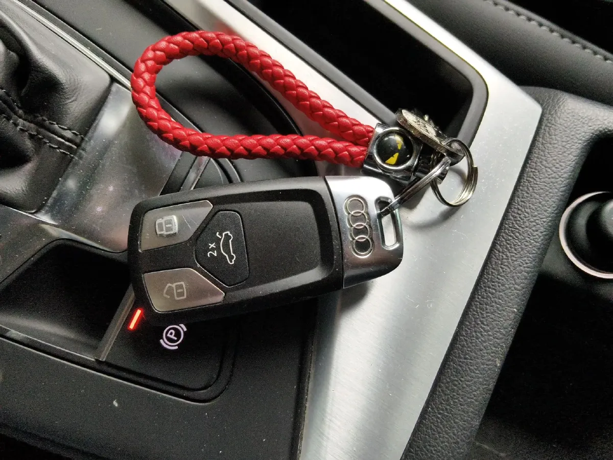 2020 Audi A4L 2.0T 190HP L4 7DCT,autocango,china used car exporter,china ev exporter,chinese used car exporter,chinese used ev exporter