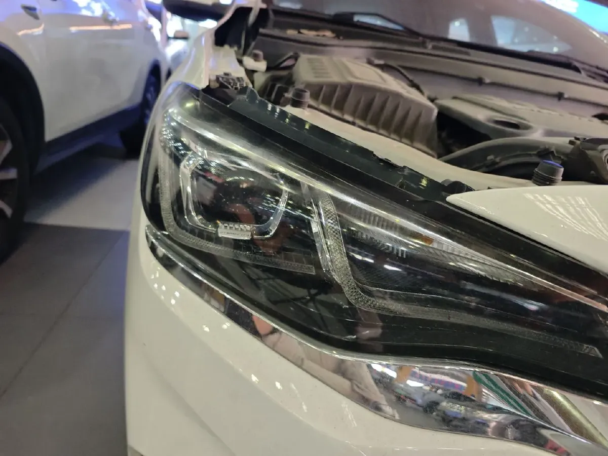 2021 Chevrolet Monza 1.5L 113HP L4 6AT,autocango,china used car exporter,china ev exporter,chinese used car exporter,chinese used ev exporter