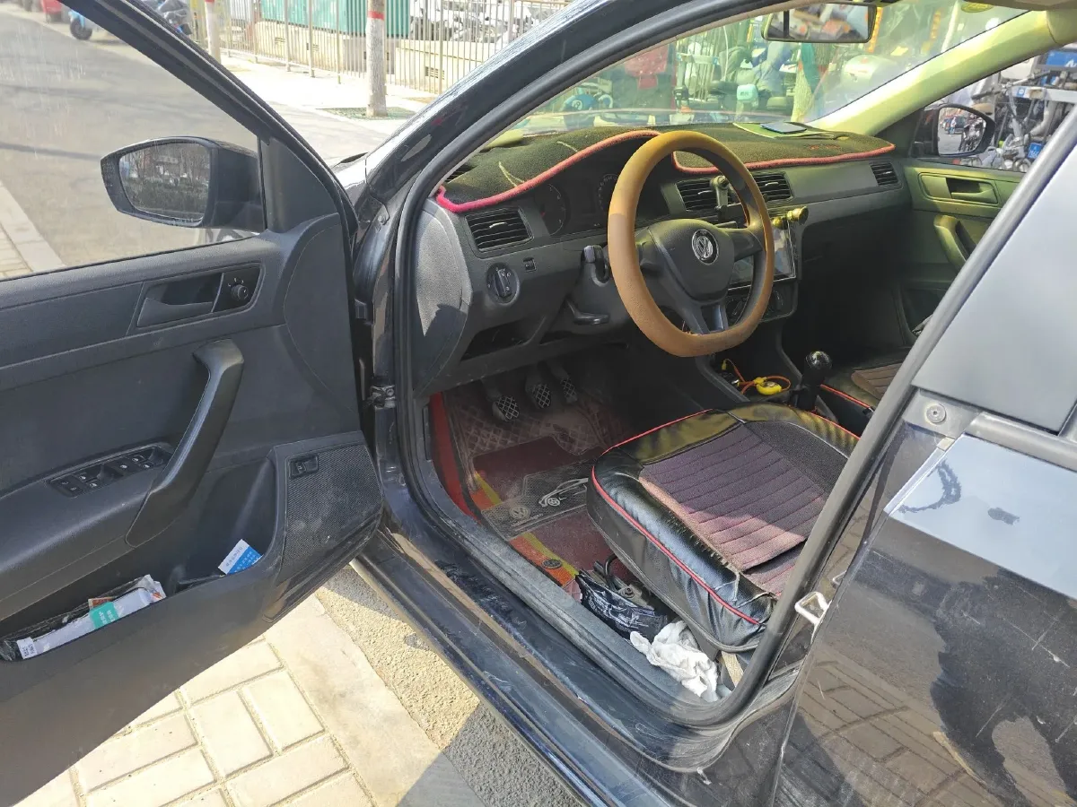 2016 Volkswagen Santana 1.4L 90HP L4 5MT,autocango,china used car exporter,china ev exporter,chinese used car exporter,chinese used ev exporter