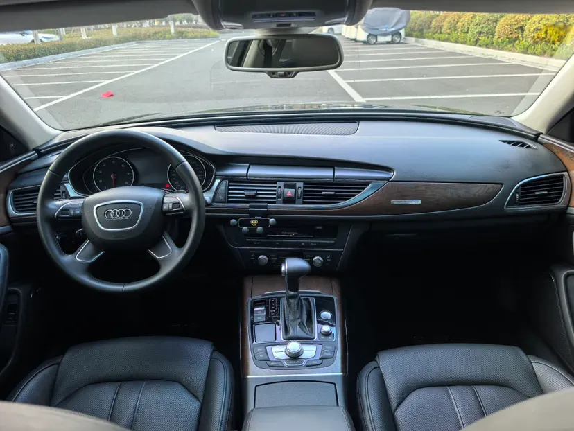 2012 Audi A6L 3.0T 299HP V6 7DCT,autocango,china used car exporter,china ev exporter,chinese used car exporter,chinese used ev exporter