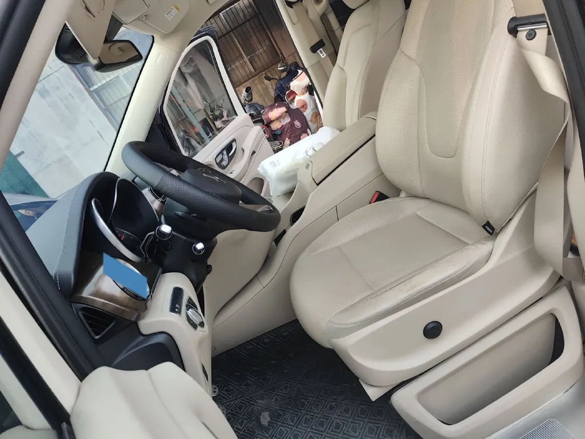 2020 Mercedes-Benz V Class 2.0T 211HP L4 9AT,autocango,china used car exporter,china ev exporter,chinese used car exporter,chinese used ev exporter
