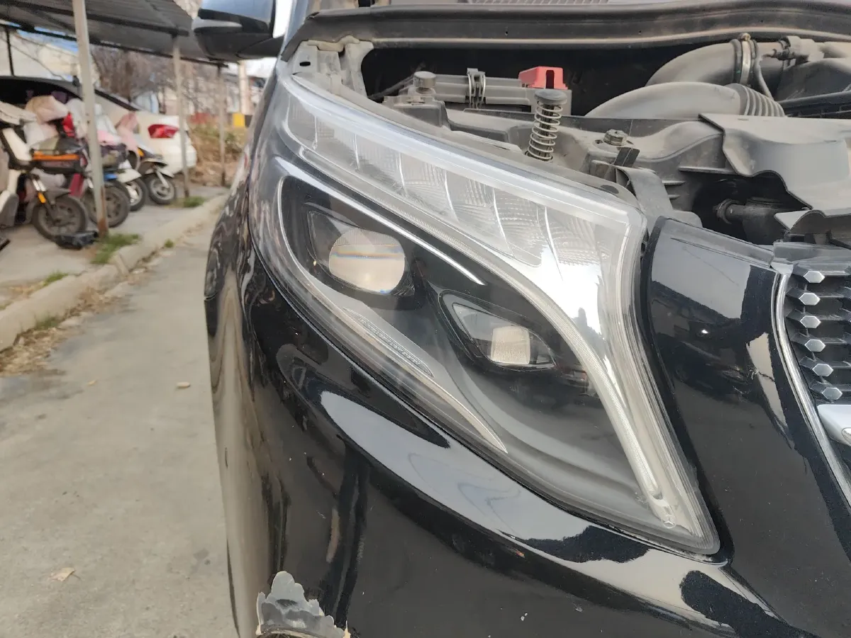 2020 Mercedes-Benz V Class 2.0T 211HP L4 9AT,autocango,china used car exporter,china ev exporter,chinese used car exporter,chinese used ev exporter