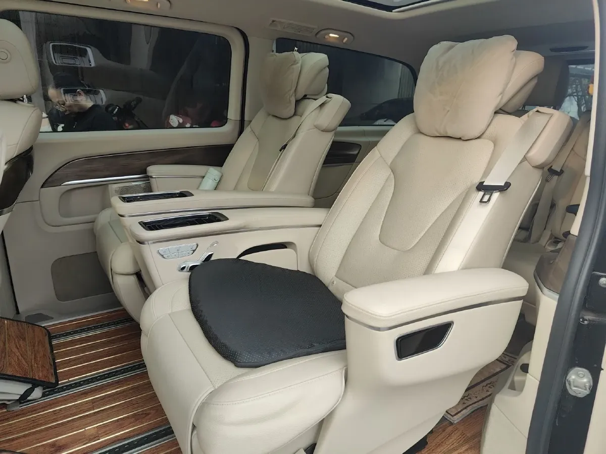 2020 Mercedes-Benz V Class 2.0T 211HP L4 9AT,autocango,china used car exporter,china ev exporter,chinese used car exporter,chinese used ev exporter