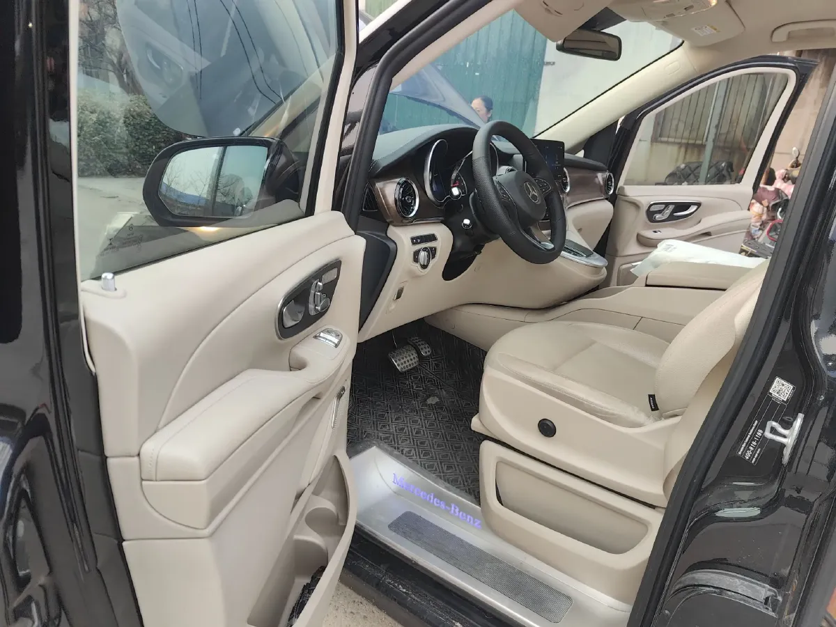 2020 Mercedes-Benz V Class 2.0T 211HP L4 9AT,autocango,china used car exporter,china ev exporter,chinese used car exporter,chinese used ev exporter