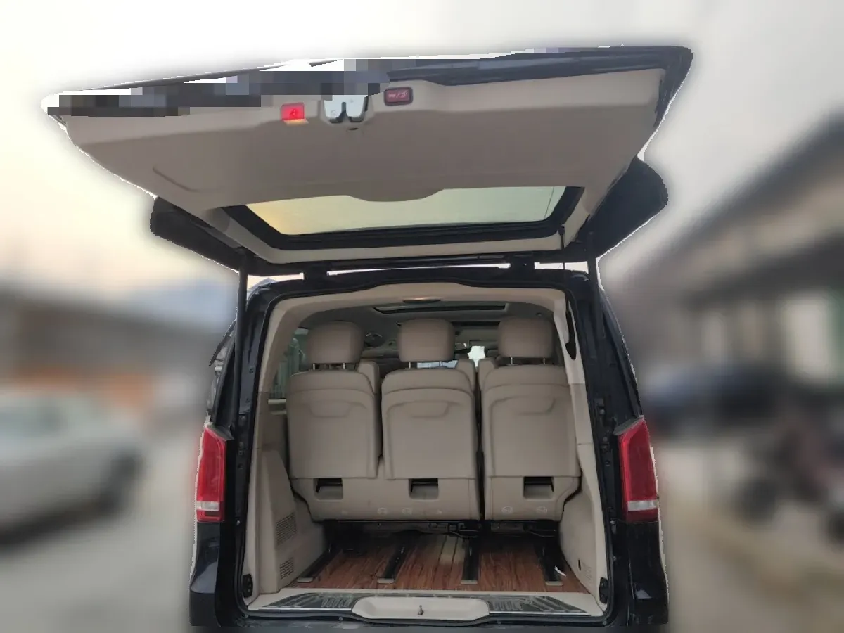 2020 Mercedes-Benz V Class 2.0T 211HP L4 9AT,autocango,china used car exporter,china ev exporter,chinese used car exporter,chinese used ev exporter
