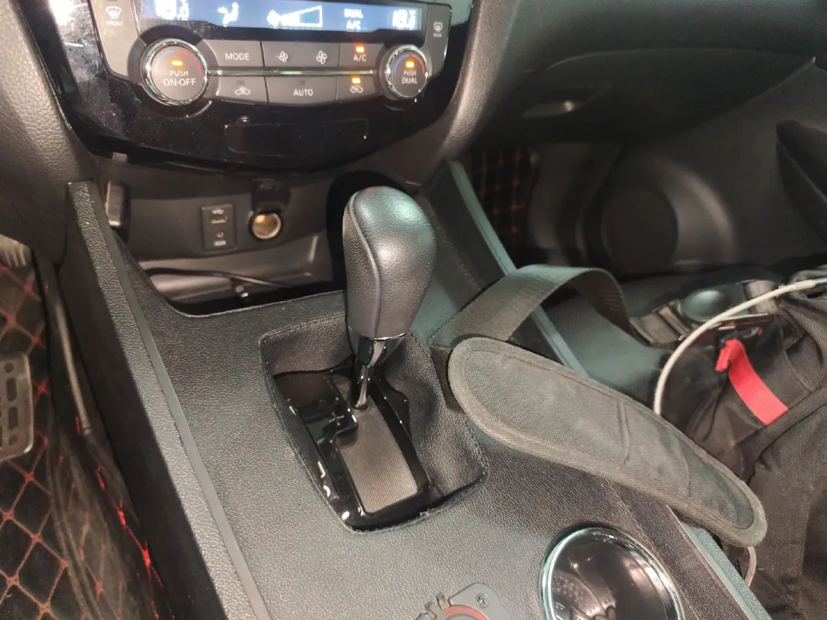 2014 Nissan X-Trail 2.0L 150HP L4 CVT,autocango,china used car exporter,china ev exporter,chinese used car exporter,chinese used ev exporter