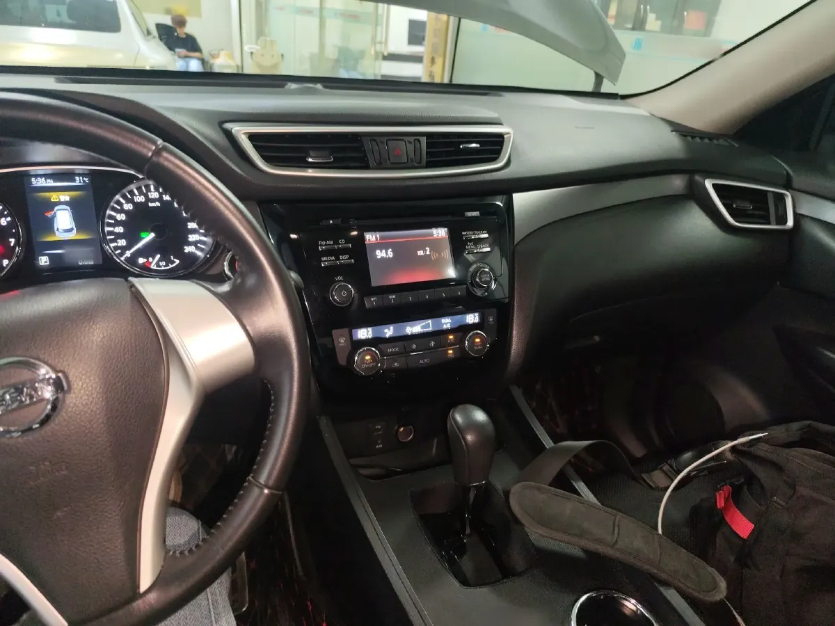 2014 Nissan X-Trail 2.0L 150HP L4 CVT,autocango,china used car exporter,china ev exporter,chinese used car exporter,chinese used ev exporter