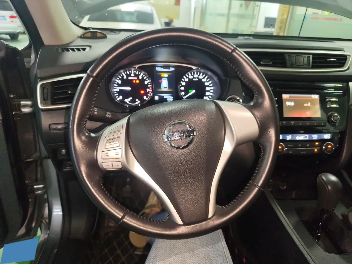 2014 Nissan X-Trail 2.0L 150HP L4 CVT,autocango,china used car exporter,china ev exporter,chinese used car exporter,chinese used ev exporter