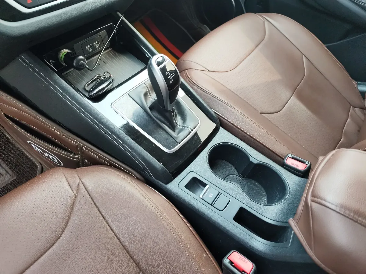 2020 Jetour X70M 1.5T 156HP L4 6DCT,autocango,china used car exporter,china ev exporter,chinese used car exporter,chinese used ev exporter