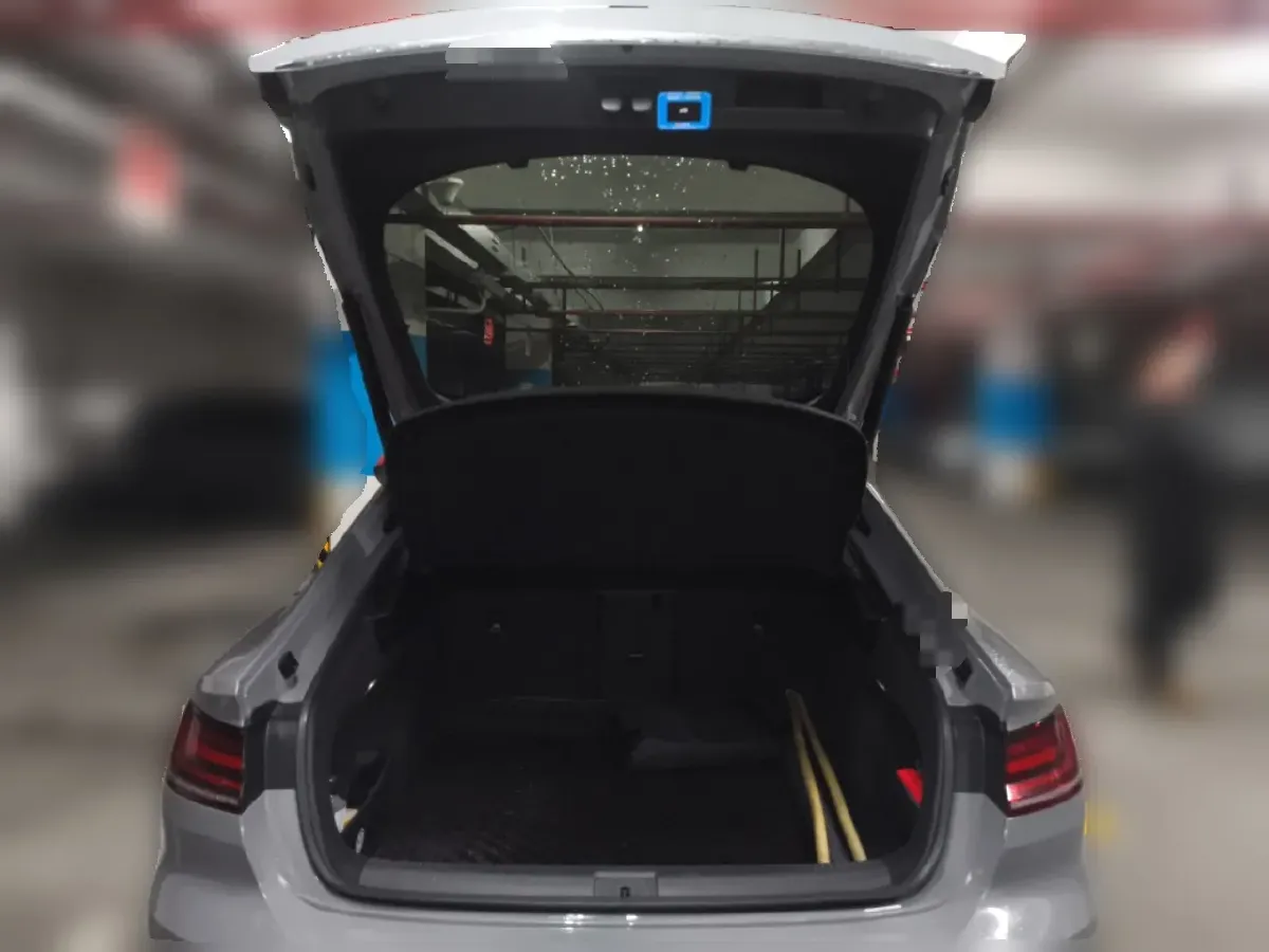 2023 Volkswagen CC 2.0T 220HP L4 7DCT,autocango,china used car exporter,china ev exporter,chinese used car exporter,chinese used ev exporter