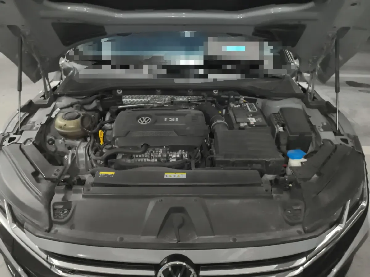 2023 Volkswagen CC 2.0T 220HP L4 7DCT,autocango,china used car exporter,china ev exporter,chinese used car exporter,chinese used ev exporter