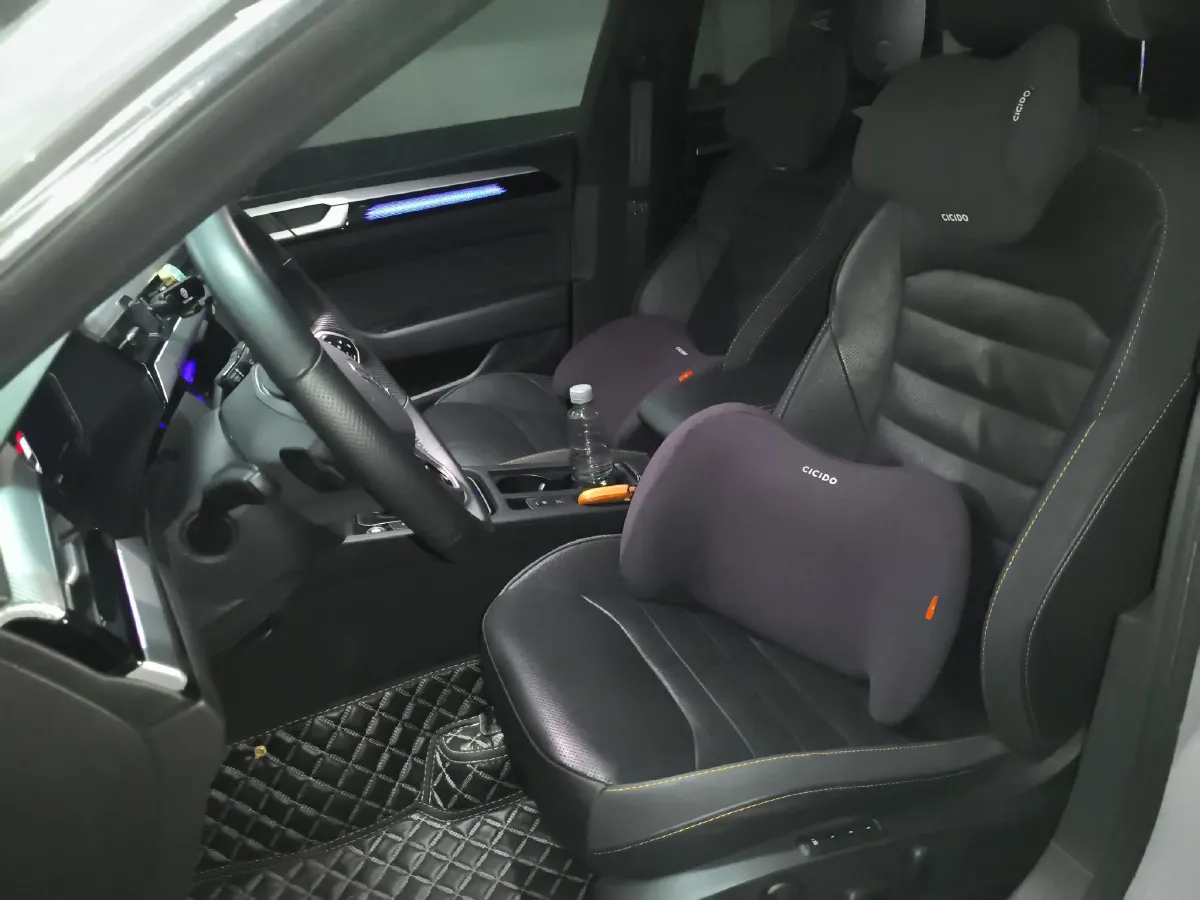 2023 Volkswagen CC 2.0T 220HP L4 7DCT,autocango,china used car exporter,china ev exporter,chinese used car exporter,chinese used ev exporter