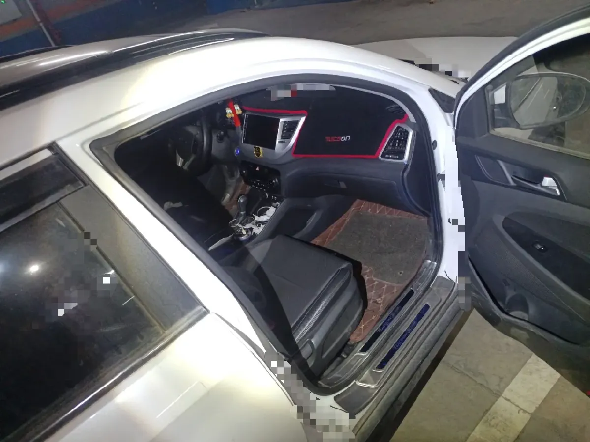 2018 HongQi H5 1.8T 186HP L4 6AT,autocango,china used car exporter,china ev exporter,chinese used car exporter,chinese used ev exporter