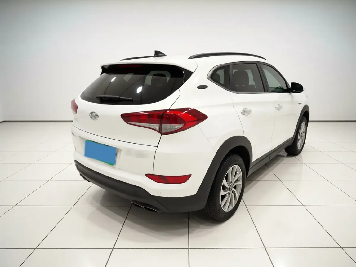 2018 HongQi H5 1.8T 186HP L4 6AT,autocango,china used car exporter,china ev exporter,chinese used car exporter,chinese used ev exporter