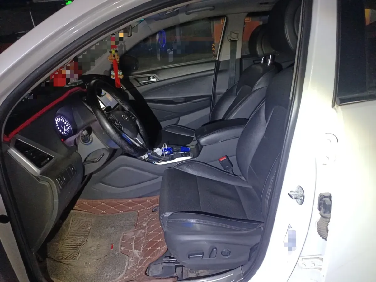 2018 HongQi H5 1.8T 186HP L4 6AT,autocango,china used car exporter,china ev exporter,chinese used car exporter,chinese used ev exporter