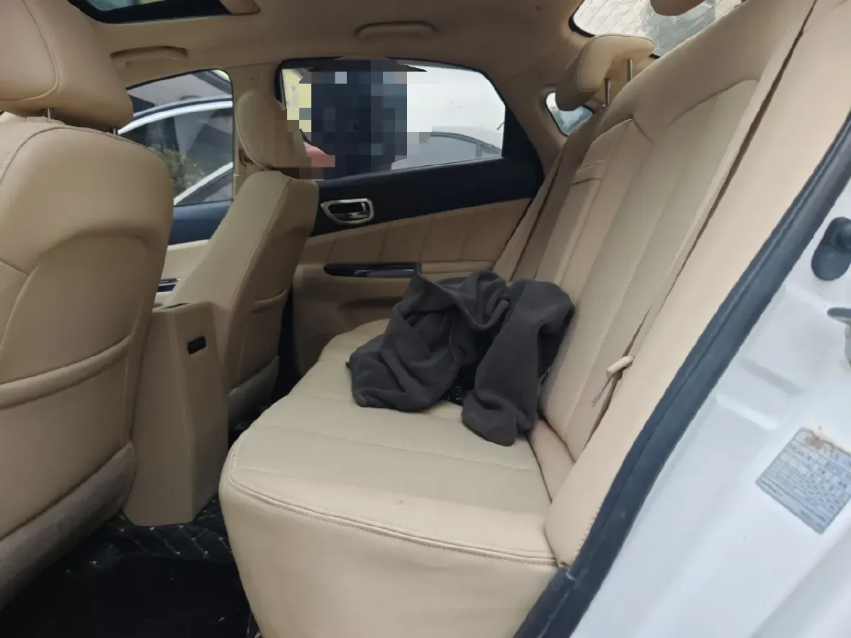 2015 ChangAn Eado 1.6L 125HP L4 5MT,autocango,china used car exporter,china ev exporter,chinese used car exporter,chinese used ev exporter