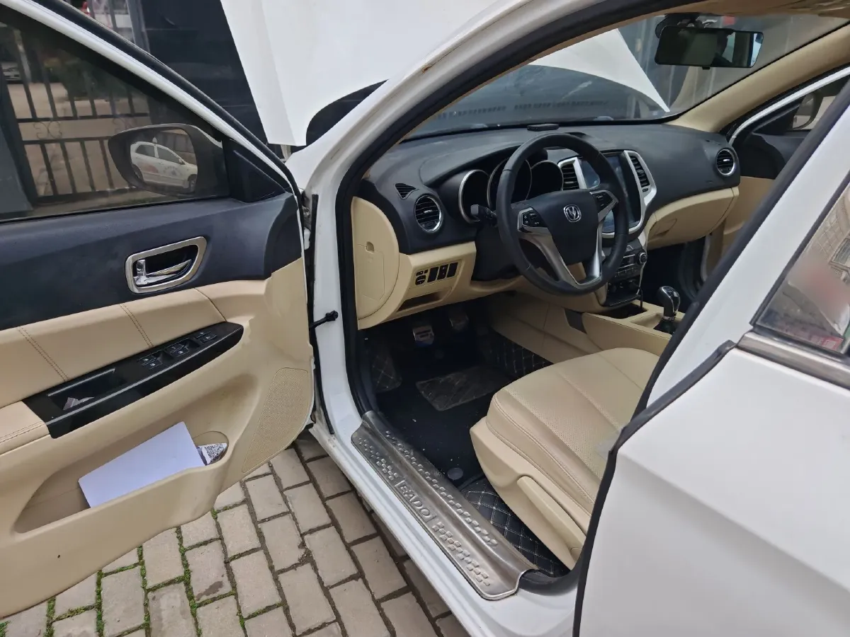 2015 ChangAn Eado 1.6L 125HP L4 5MT,autocango,china used car exporter,china ev exporter,chinese used car exporter,chinese used ev exporter
