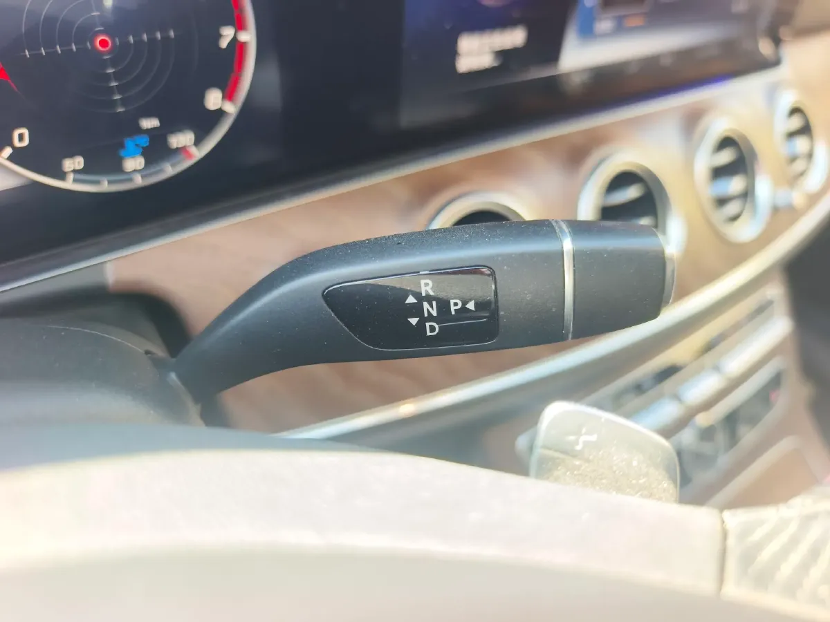 2018 Mercedes-Benz E Class 2.0T 245HP L4 9AT,autocango,china used car exporter,china ev exporter,chinese used car exporter,chinese used ev exporter